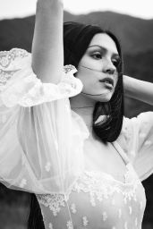 Amelia Gray Graces Vogue Arabia’s May 2025 Cover