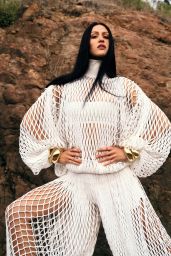 Amelia Gray Graces Vogue Arabia’s May 2025 Cover