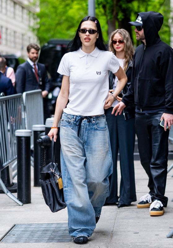 Amelia Hamlin’s Effortless Street Style Ahead of Met Gala
