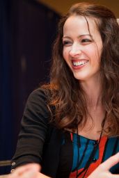 Amy Acker at WonderCon San Diego 2010
