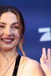 Ana de Armas Debuts 
