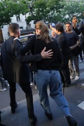Ana de Armas Departs Ballerina Premiere in Paris