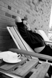 Ana de Armas: Effortless Chic for WWD Weekend