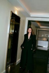 Ana de Armas: Effortless Chic for WWD Weekend