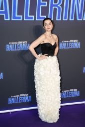 Ana de Armas Louis Vuitton Ballerina Premiere