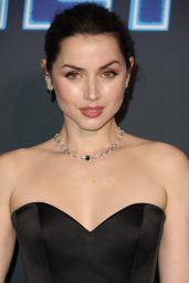 Ana de Armas Louis Vuitton Ballerina Premiere