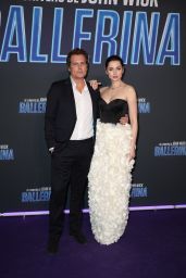 Ana de Armas Louis Vuitton Ballerina Premiere