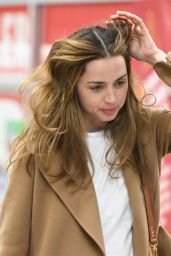 Ana de Armas Travels Through JFK Airport 05.10.2025