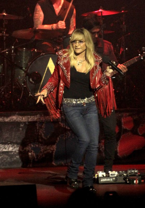 Anastacia Rocks the Stage at O2 Apollo Manchester