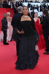 Angela Bassett Stuns at 