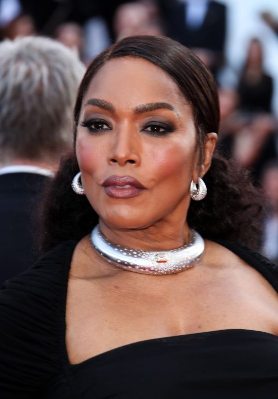 Angela Bassett Stuns at 