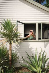 Anna Camp Graces PALM SPRINGS LIFE Magazine May 2025
