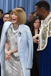 Anna Wintour’s Timeless Presence at Met Gala 2025
