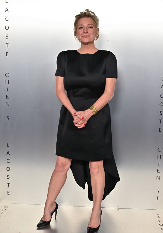 Anne Elisabeth Lemoine Lacoste Chien 51