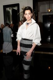 Anne Hathaway’s Striking Striped Look at the 2025 Met Gala
