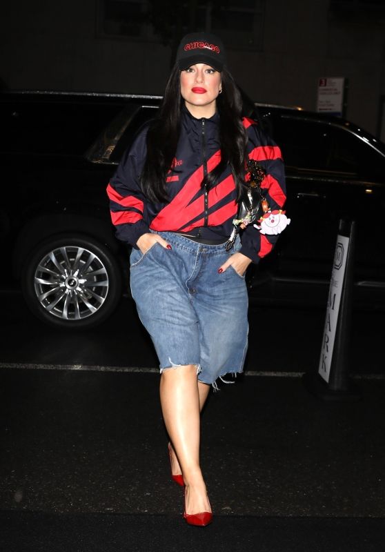 Ashley Graham’s Effortless Street-Chic Ahead of Met Gala