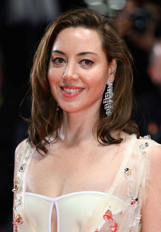 Aubrey Plaza Honey Dont Cannes 2025 Debut