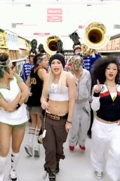 Behind the Scenes: Gwen Stefani