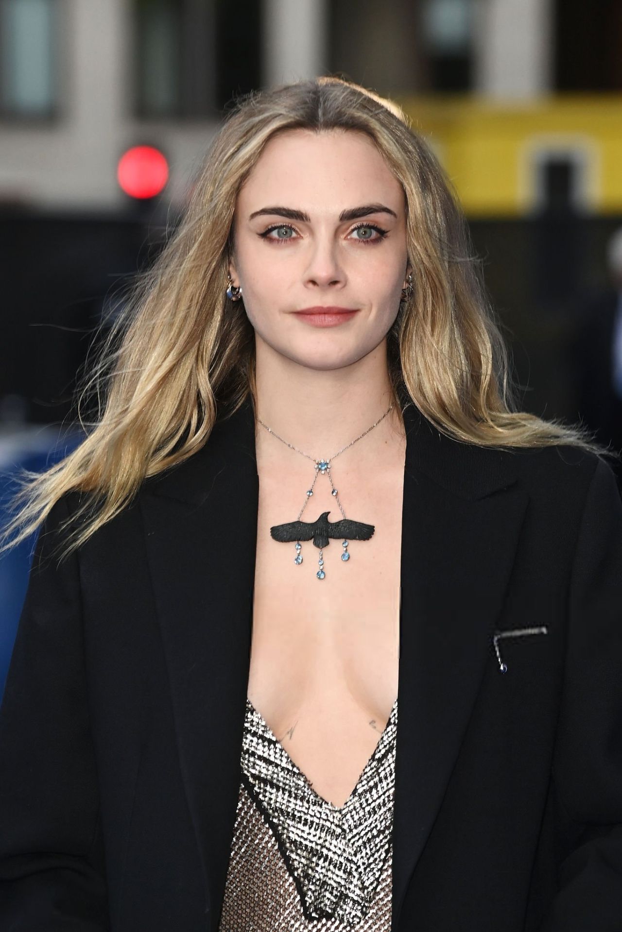 cara-delevingne-dazzles-ocean-premiere-style-3.jpg