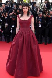 Cara Delevingne debuts new look at Cannes Film Festival