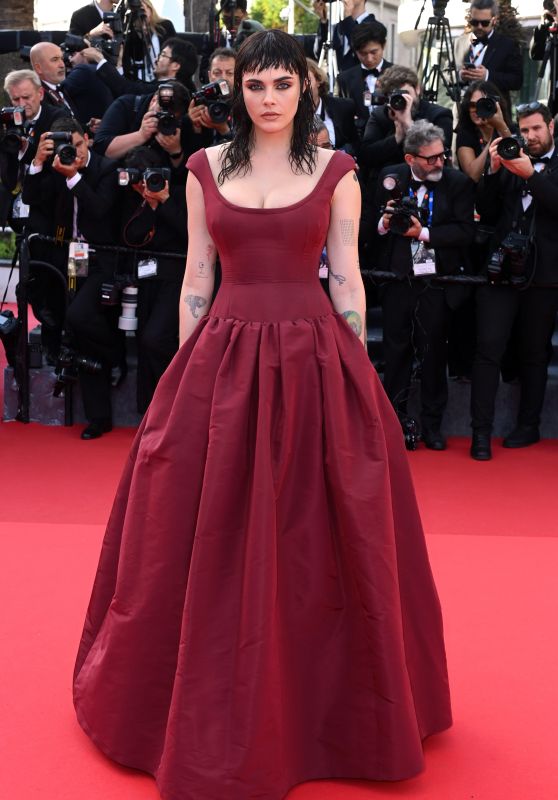 Cara Delevingne debuts new look at Cannes Film Festival
