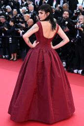 Cara Delevingne debuts new look at Cannes Film Festival