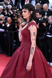 Cara Delevingne debuts new look at Cannes Film Festival