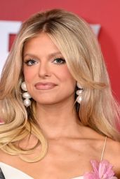 Carter Faith ACM Awards 2025 Romantic Red Carpet