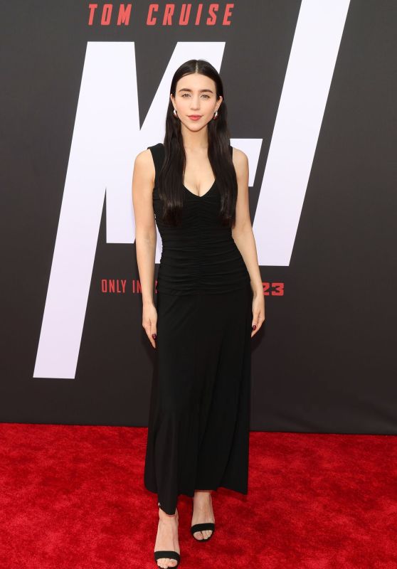 Caylee Cowan Premiere Classic Black Style