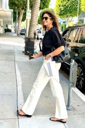 Cindy Crawford Chic in Beverly Hills May 2025