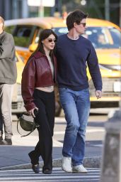 Daisy Edgar-Jones & Ben Seed Enjoy a Stroll in NYC