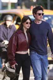 Daisy Edgar-Jones & Ben Seed Enjoy a Stroll in NYC