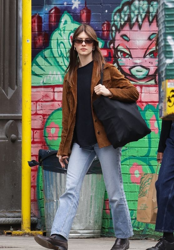Daisy Edgar-Jones Casual SoHo Outing May 2025