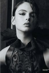 Deva Cassel Numéro 2025 Defines Modern Allure