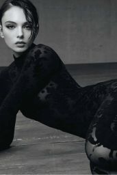 Deva Cassel Numéro 2025 Defines Modern Allure