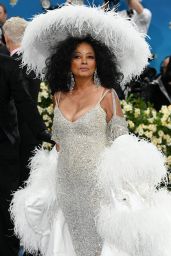 Diana Ross Returns to Met Gala in 18-Feet of Feathers