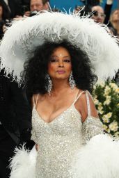Diana Ross Returns to Met Gala in 18-Feet of Feathers
