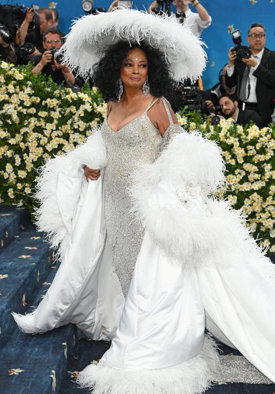 Diana Ross Returns to Met Gala in 18-Feet of Feathers