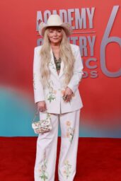 Dillon's White Suit Steals ACM Awards 2025 Spotlight