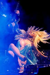 Doja Cat Sparkles at Wango Tango