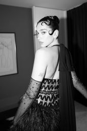 Dua Lipa Met Gala Photo Moment