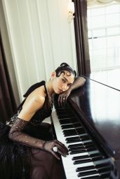 Dua Lipa Met Gala Photo Moment