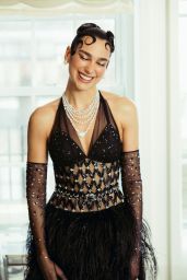 Dua Lipa Met Gala Photo Moment