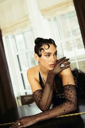Dua Lipa Met Gala Photo Moment