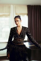 Dua Lipa Met Gala Photo Moment