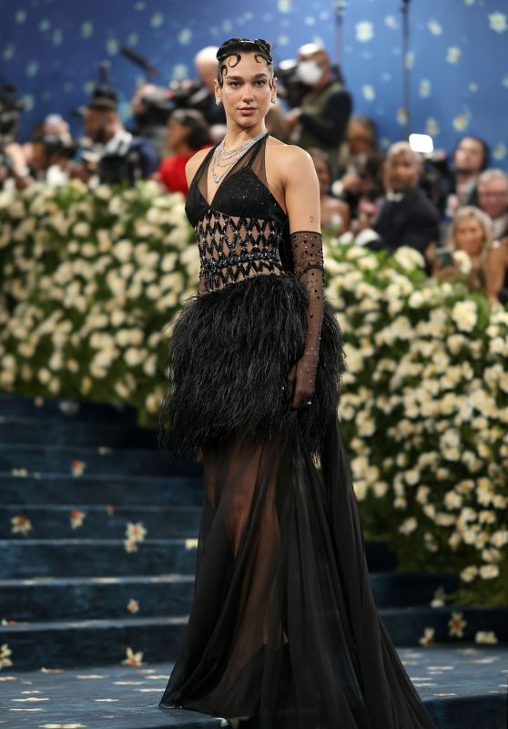 Dua Lipa’s Dramatic Look at the 2025 Met Gala
