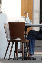 Ella Richards Enjoys Alfresco Drinks in Notting Hill