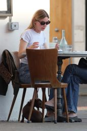 Ella Richards Enjoys Alfresco Drinks in Notting Hill
