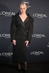 Elle Fanning L'Oreal Lights Women Award Cannes 2025