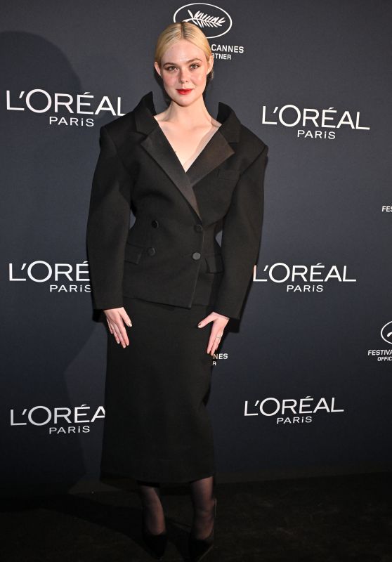 Elle Fanning L